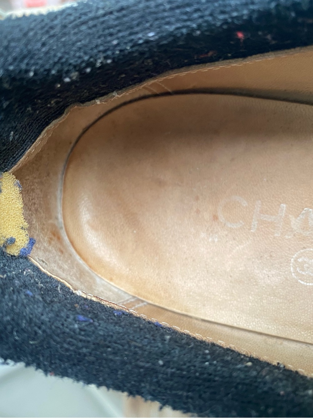 Vintage Chanel CC logo sneakers paten leather womens size 9 lace front FLAWS - Picture 16 of 16